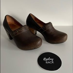 Dansko Riki Full Grain Leather Clogs Womens